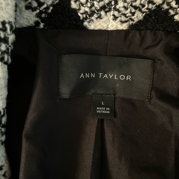 Ann Taylor belted buffalo plaid tweed car coat - Picture 2 of 9